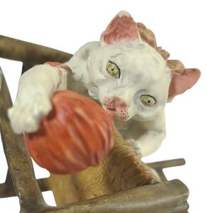 Vintage Giuseppe Armani Capodimonte Cat on Chair Playing w/ Yarn Figurine Italy